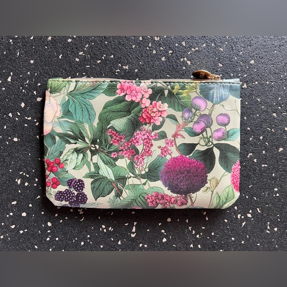 Cosmetic Bag - Picture 2 of 5